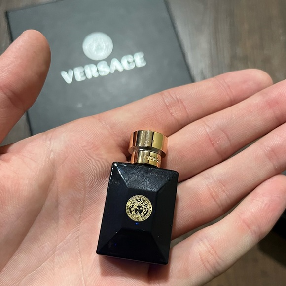 Versace Gift Set - Picture 3 of 5